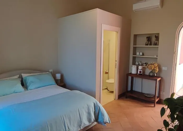 Lally's Garden Bed and Breakfast Σορέντο